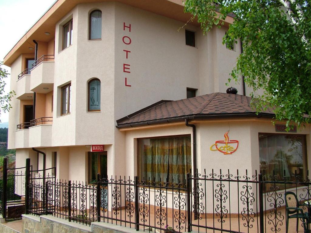 Family Hotel Emaly 1 Bankja Exterior foto